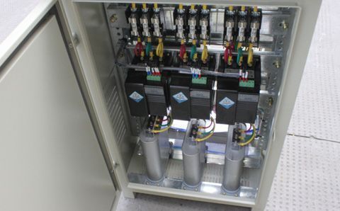 為什么大多數(shù)電力電容器的額定電壓會(huì)選擇450V或480V？
